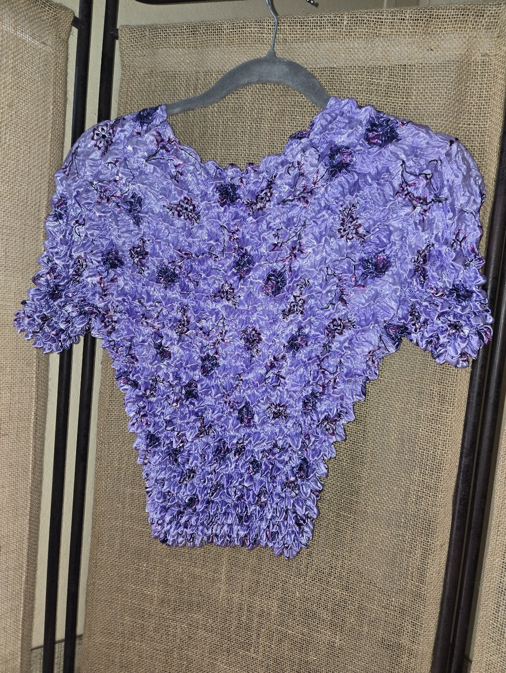 Vintage Y2K 2000s Lavender Floral Popcorn Bubble Stretchy Short Sleeve Top - Picture 8 of 8
